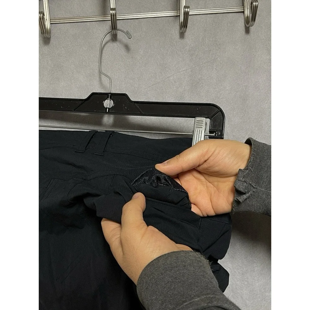Mountain Hardwear Pants Men 34x30 Black Wildlands Cargo Softshell Ripstop OM4953